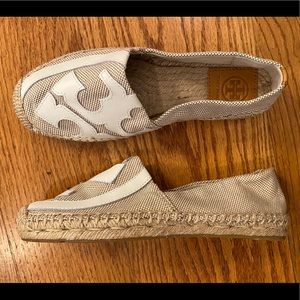 EUC Tory Burch Flats, Tan